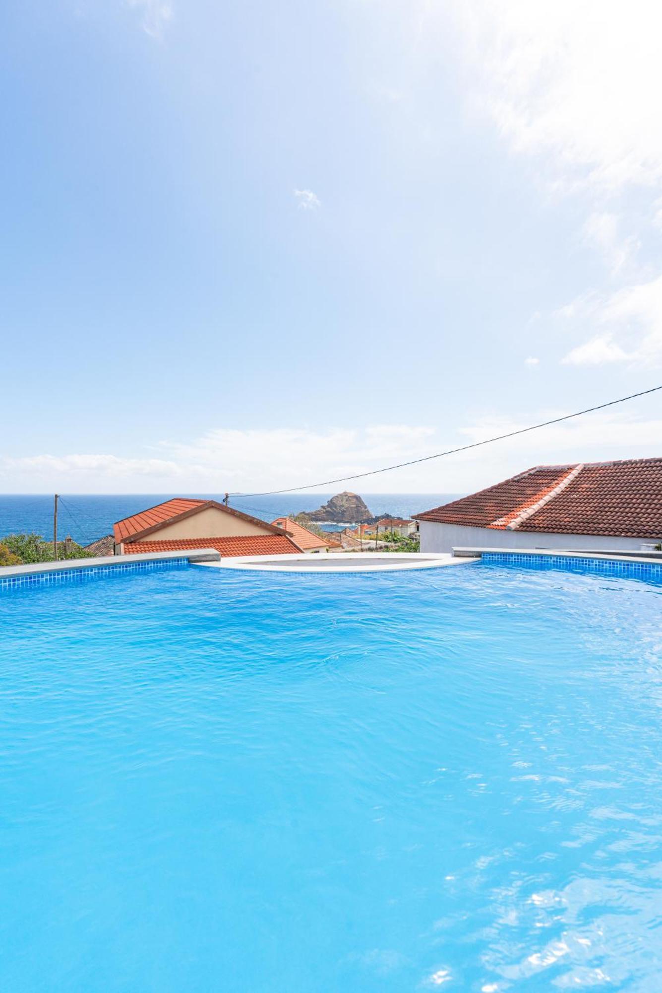 Lighthouse View- Pool Villa Porto Moniz Eksteriør bilde